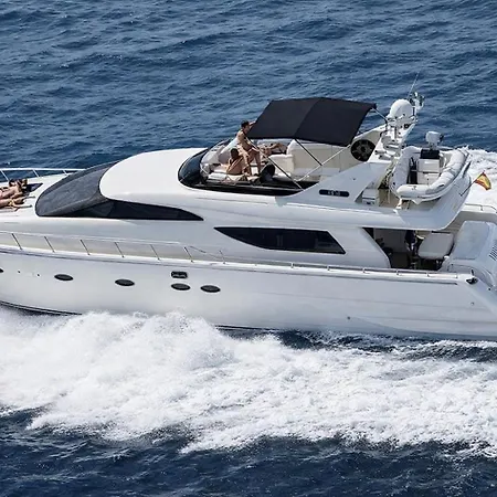 Botel Palme Yacht - Port Canto - Pointe Croisette - Face A La *