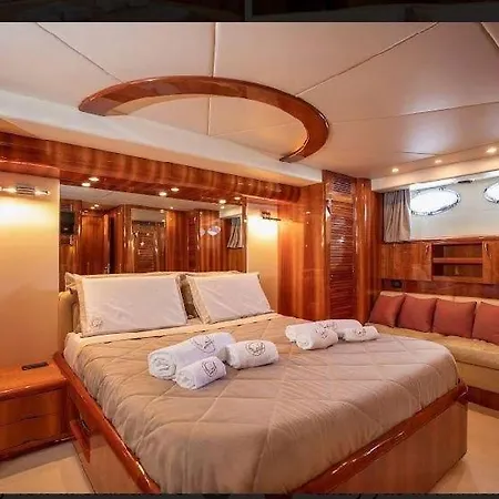 Palme Yacht - Port Canto - Pointe Croisette - Face A La * Cannes