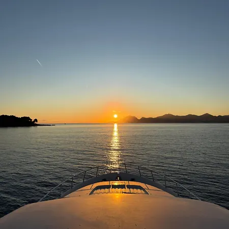 Palme Yacht - Port Canto - Pointe Croisette - Face A La * Cannes