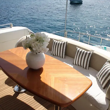 Palme Yacht - Port Canto - Pointe Croisette - Face A La