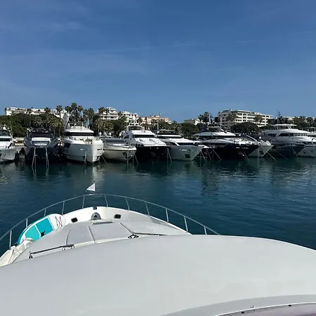 Botel Palme Yacht - Port Canto - Pointe Croisette - Face A La *
